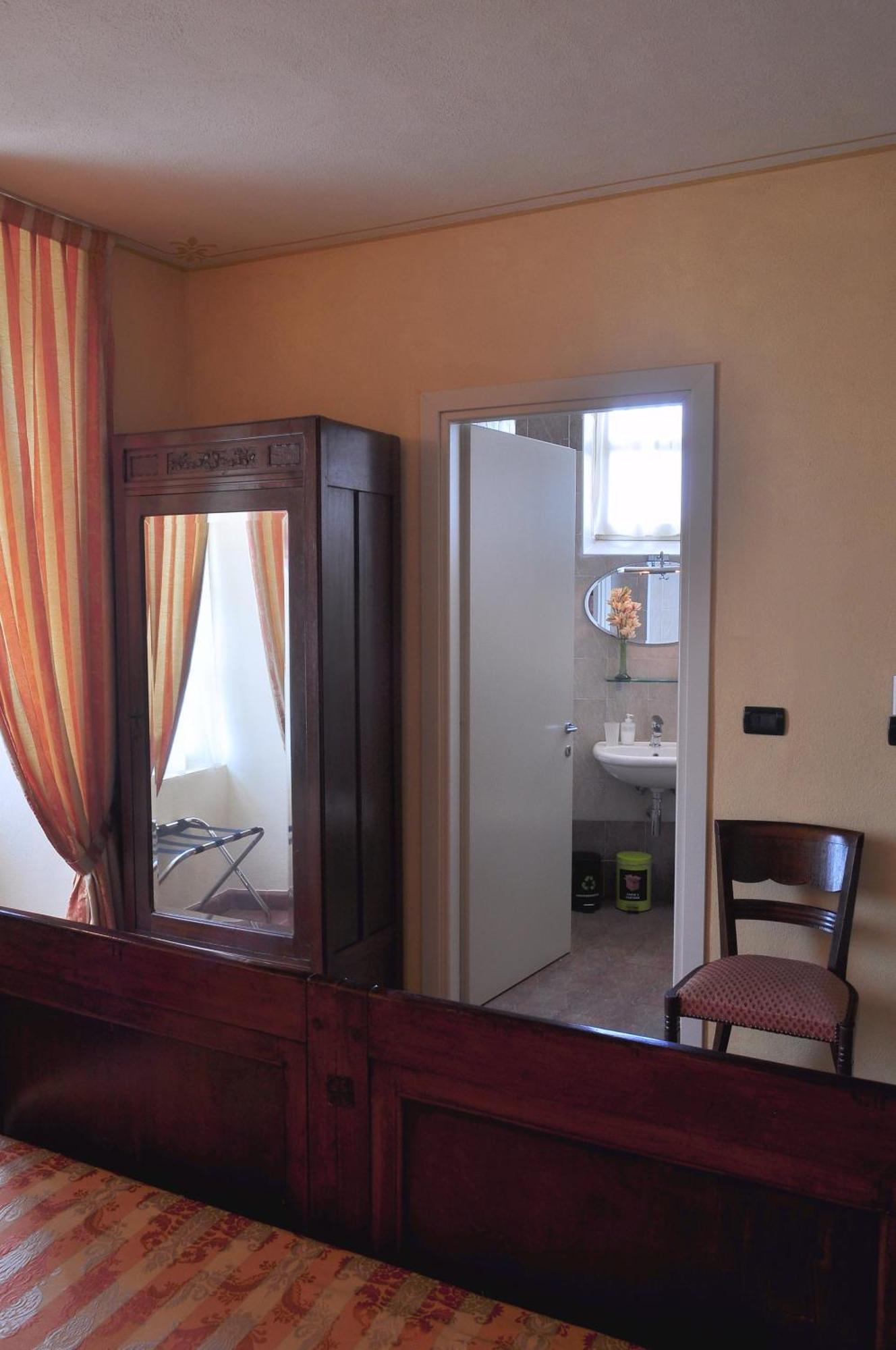 La Foresteria Del Castello - Wellness Hotel In Dimora Storica CastellʼAlfero Quarto foto